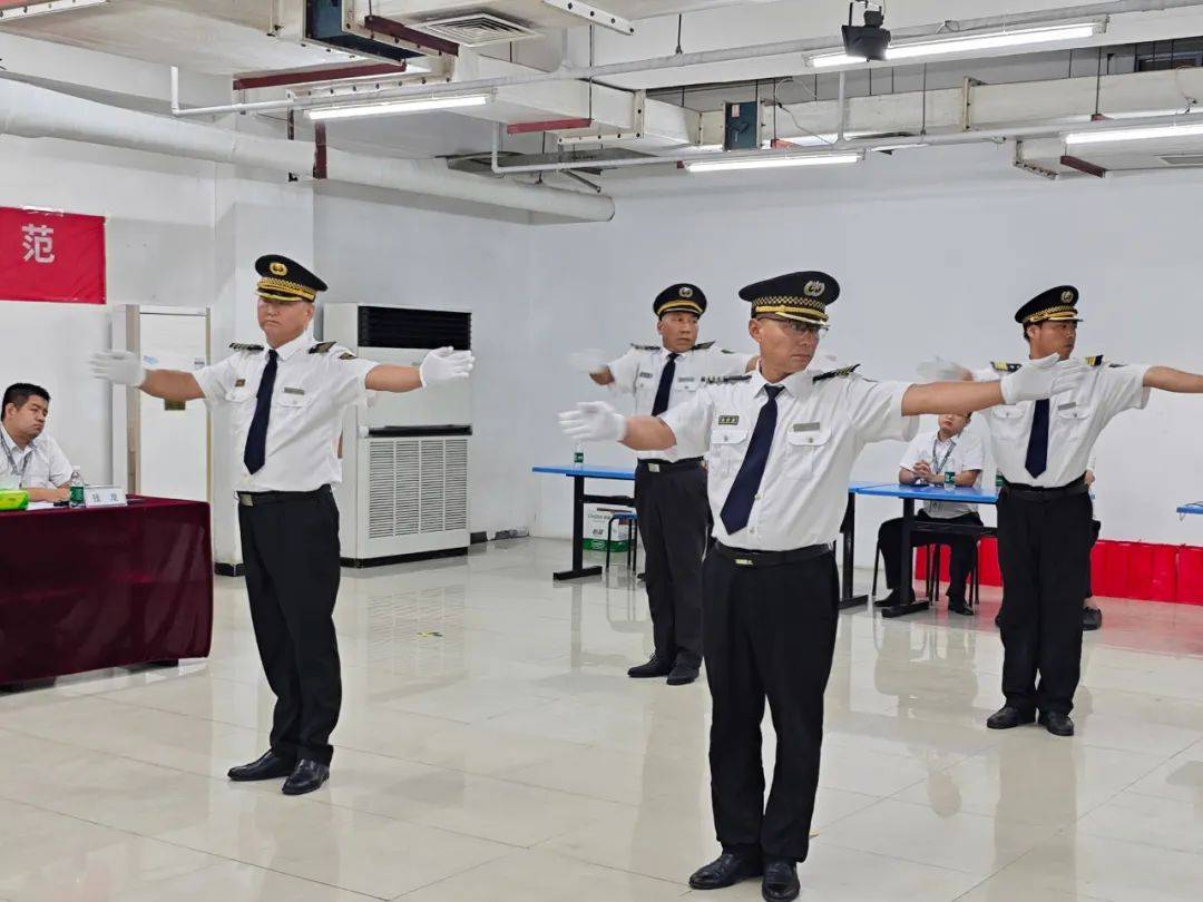 里程碑夜!桑托斯门线救险,CBA常规赛冲刺阶段刷纪录,赛场秩序良好,训练强度显著提升的简单介绍 里程碑夜!桑托斯门线救险,CBA常规赛冲刺阶段刷纪录,赛场秩序良好,训练强度显著提升的简单介绍