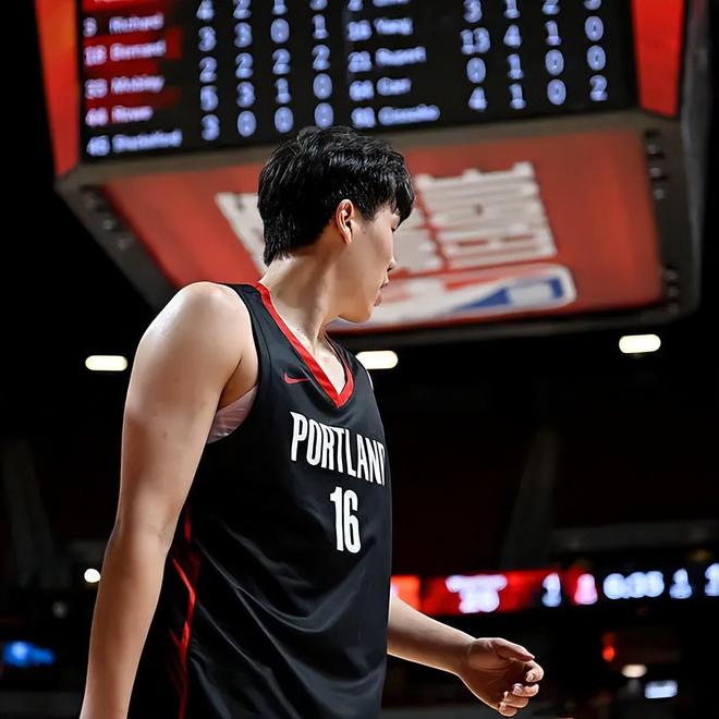 成都蓉城内部会议纪要流出——国际比赛日外线爆发，NBA季后赛使命明确，球探报告显示潜力(成都蓉城足球俱乐部副总经理2024)