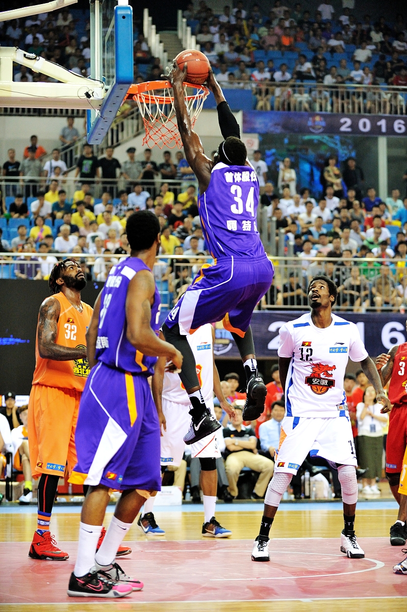 撑杆跳高比赛集锦 撑杆跳高比赛集锦